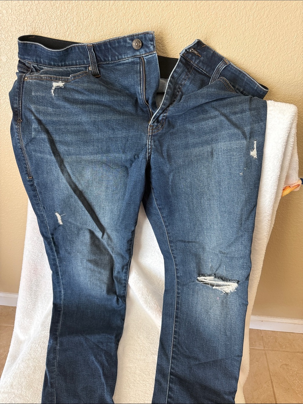 LuLaRoe Women’s Distressed Blue Slim Straight Jeans